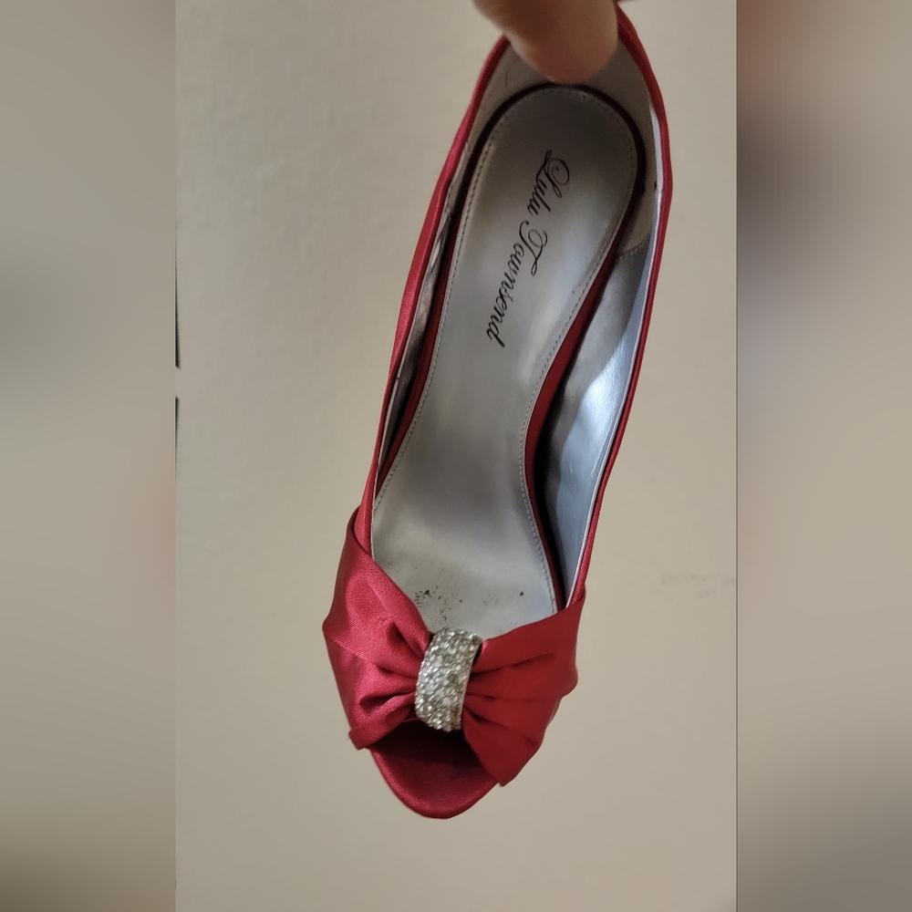 Red heels - Picture 3 of 5
